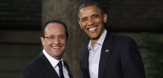 François Hollande (vlevo) a Barack Obama.