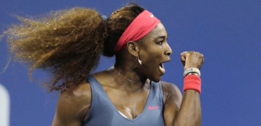 Serena Williamsová se raduje z triumfu na US Open.
