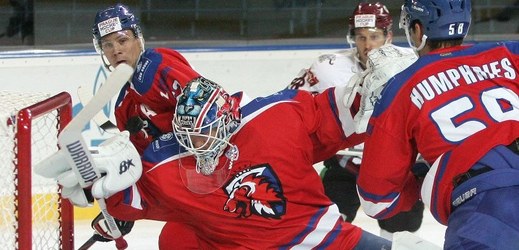 Hokejisté pražského Lva v prvním utkání sezony nestačili na ukrajinský Donbass Doněck.