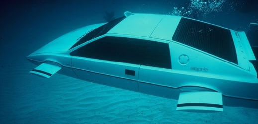 Bondův Lotus Esprit, který si zahrál ve filmu Špion, který mě miloval.