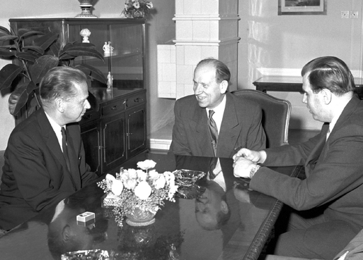 Generální tajemník OSN Hammarskjöld na návštěvě v Lánech u prezidenta Zápotockého.