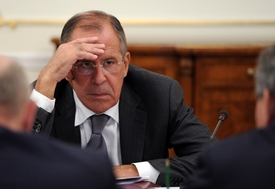 Ruský ministr zahr. věcí Lavrov má nyní obzvláště napilno.
