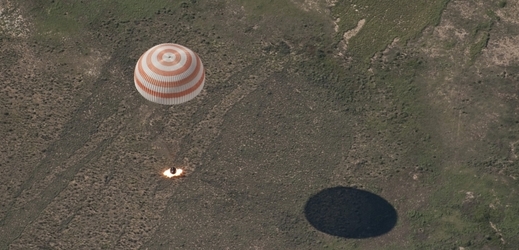Přistání kosmické lodi typu Sojuz (ilustrační foto).