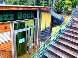Zaplavený Jazz Dock.