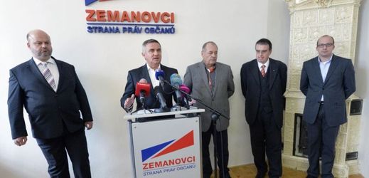 Mezi krajskými lídry kandidátek SPOZ Miroslav Šlouf není.