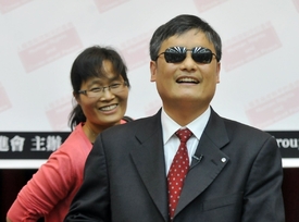 Čchen Kuang-čcheng se svou ženou na Tchaj-wanu.