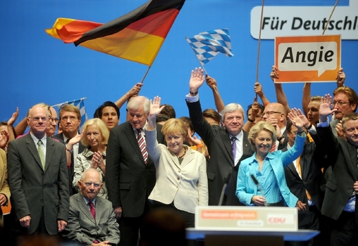 Seehofer a Merkelová (oba uprostřed). Už předem vítězné volební duo.