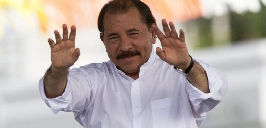 Ortega jako vlastizrádce, prodal svou zemi Číně?