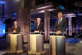 Zleva Gregor Gysi, Rainer Brüderle a Jürgen Trittin v předvolební televizní debatě.