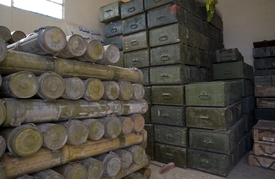 Libyjským rebelům i islámským extremistlům se otevřely Kaddáfího armádní sklady.