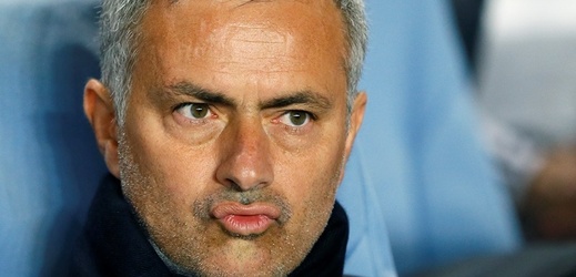 José Mourinho zatím se svým návratem do Chelsea nemůže být spokojený.