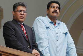 Prezident Nicolás Maduro s ministrem zahraničí Eliasem Jauaou.