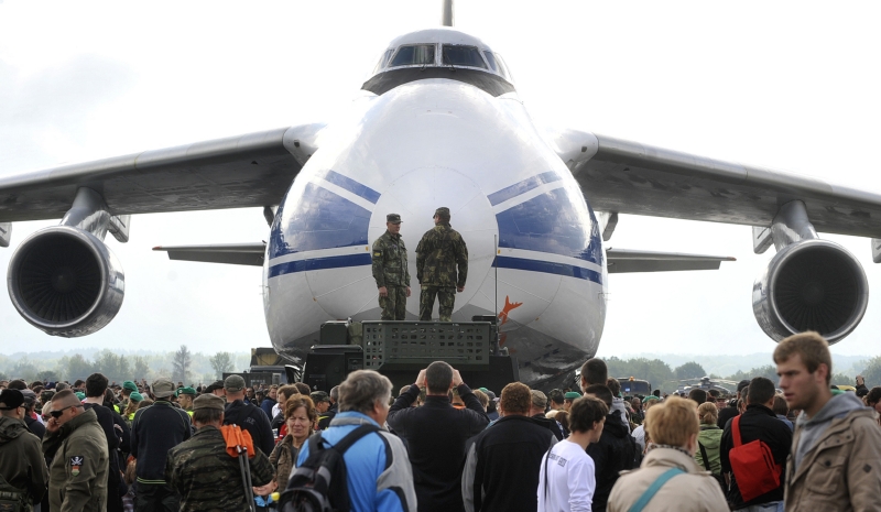 Během dvou dnů návštěvníci akce uvidí například ukázku tankování za letu nebo si mohou prohlédnout desítky letadel včetně obřího transportního letounu An-124 Ruslan.