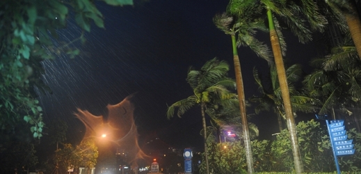 Tajfun Usagi zuřil v oblasti Kuang-tung.