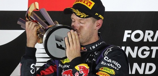 Sebastian Vettel si po vítězství v Singapuru vyslechl pískot a bučení.
