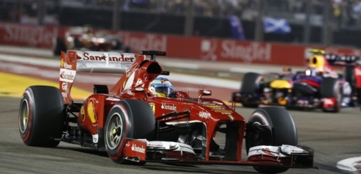 Jezdec stáje Ferrari Fernando Alonso.