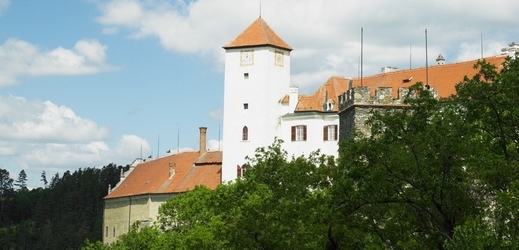 Na Vranově láká k výletům i hrad Bítov.