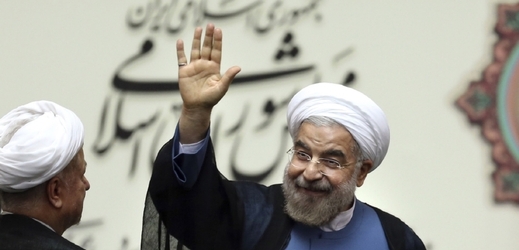Už i íránský prezident Hasan Ruhání přiznává potíže, plynoucí ze sankcí za jaderný program.