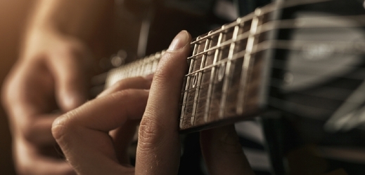 Novinkou je také kytarová soutěž SAI pro kytaristy, kteří hrají něco jiného než klasiku (ilustrační foto).