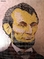 Jeff Ivanhoe vyrábí portréty už 30 let. Jako materiál používá hliníkové plechovky. Jeden takový Abraham Lincoln by vás přišel na tisíc liber. 
