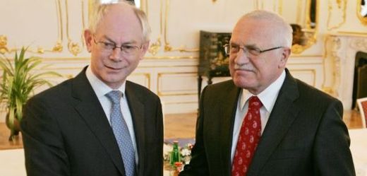 Václav Klaus s předsedou Evropské rady Hermanem Van Rompuyem v roce 2010. 