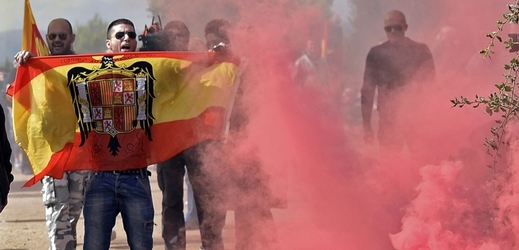 Demonstranti v Barceloně.