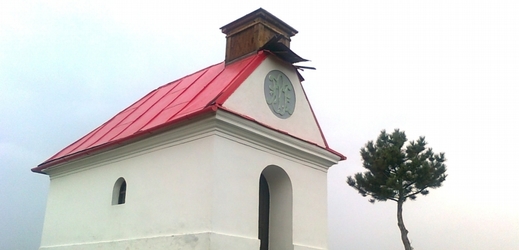 Kaple Panny Marie Sněžné z vrchu Santon.