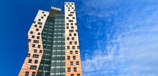 AZ Tower měří 11 metrů a má 715 schodů. Petr Beneš je vyskákal na jednokolce.