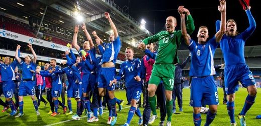 Island se raduje se svými příznivci z velkého kvalifikačního úspěchu.