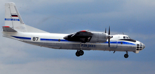 Ruský pozorovací letoun typu Antonov An-30B.
