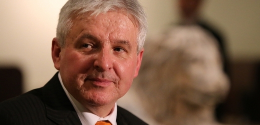 Premiér v demisi Jiří Rusnok se o hradní majetek nebojí.