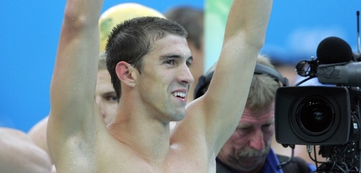 Osmnáctinásobný olympijský vítěz Michael Phelps znovu přiživil spekulace o návratu k závodní kariéře. 