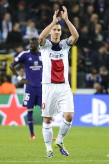 Útočník PSG Zlatan Ibrahimovič čtyřmi góly zničil Anderlecht.