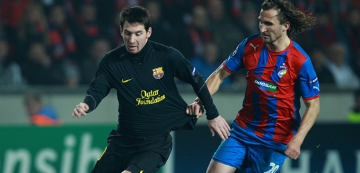 Lionel Messi (vlevo).
