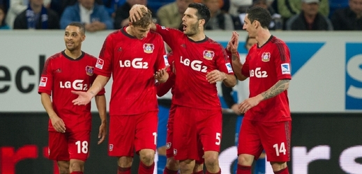 Hráčům Leverkusenu jejich neregulérní gól nakonec zůstane.