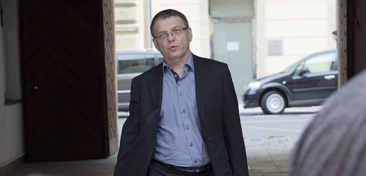 Lubomír Zaorálek tvrdí, že přímý účastník schůzky mu potvrdil, že Zeman mluvil s členy ČSSD o odvolání Sobotky z role hlavního povolebního vyjednávače strany. 