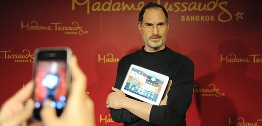 Steve Jobs pochopitelně nesmí chybět i ve své voskové verzi.