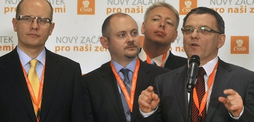 Nejdiskutovanější muži ČSSD (zleva): Bohuslav Sobotka, Michal Hašek, Milan Chovanec a Lubomír Zaorálek.