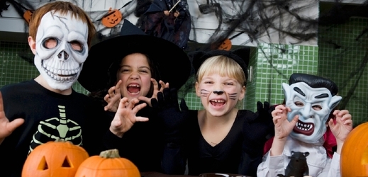 Děti i dospělí mohou oslavit Halloween ještě v pátek a sobotu.