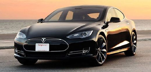 Automobilka Tesla rozšíří výrobu elektrického Modelu S.
