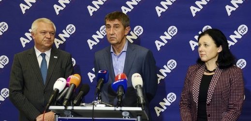 Poslanci hnutí ANO Jaroslav Faltýnek, Andrej Babiš a Věra Jourová.