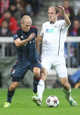 Bayern dorazil na zápas Čech bez hvězdného záložníka Arjena Robbena (vlevo).