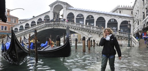 Benátky trápí mnoho věcí. Příliš vody, příliš turistů... (ilustrační foto)