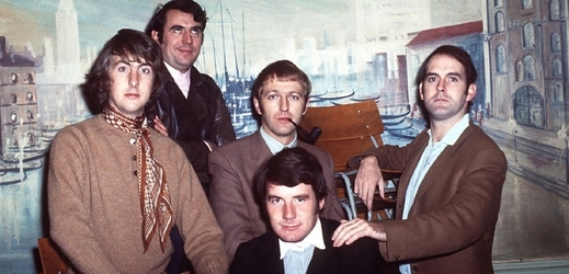 Festival Mezipatra zahájí film o členovi komediální skupiny Monty Python Grahamu Chapmanovi (na fotografii třetí zleva).
