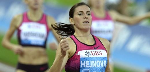 Je takřka jisté, že českým Atletem roku se v sobotu poprvé stane překážkářka Zuzana Hejnová. 