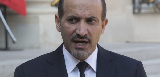 Šéf zastřešující Národní koalice sil revoluce a syrské opozice (NCSROF) Ahmad Džarba.