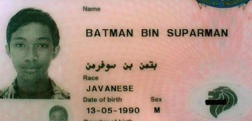 Batman bin Superman se nakonec stal zloduchem a skončil ve vězení. 