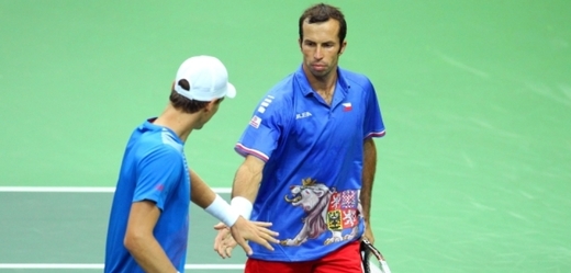 Česká deblová dvojice Radek Štěpánek (vlevo) a Tomáš Berdych.