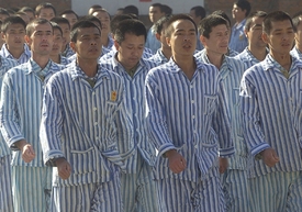 Čínské pracovní tábory. Na snímku drogoví delikventi.