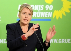 Peterová, šéfka Zelných, se na rozdíl od některých stranických kolegů do náruče CDU/CSU už nehrne.